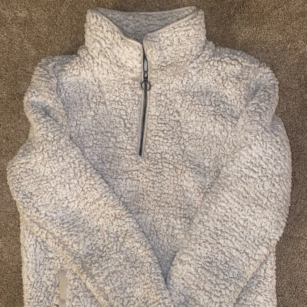 Cozy Pullover! - Picture 3 of 3